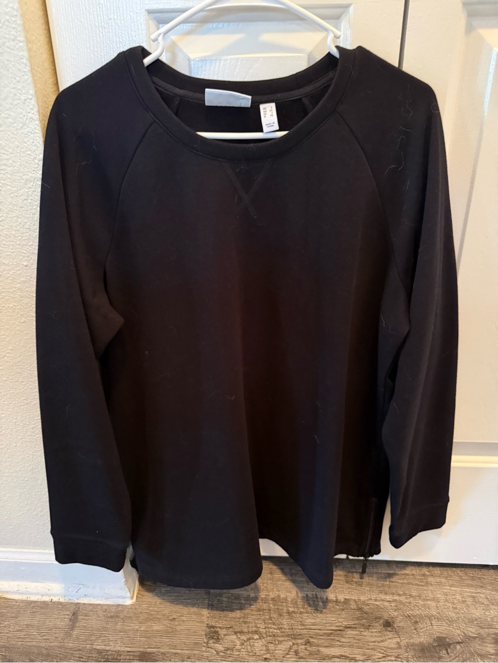 Denim&Co Black Crewneck Sweatshirt